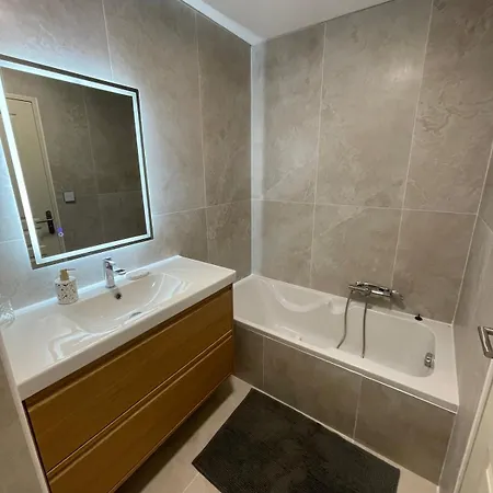 6 Personnes Proche Centre *